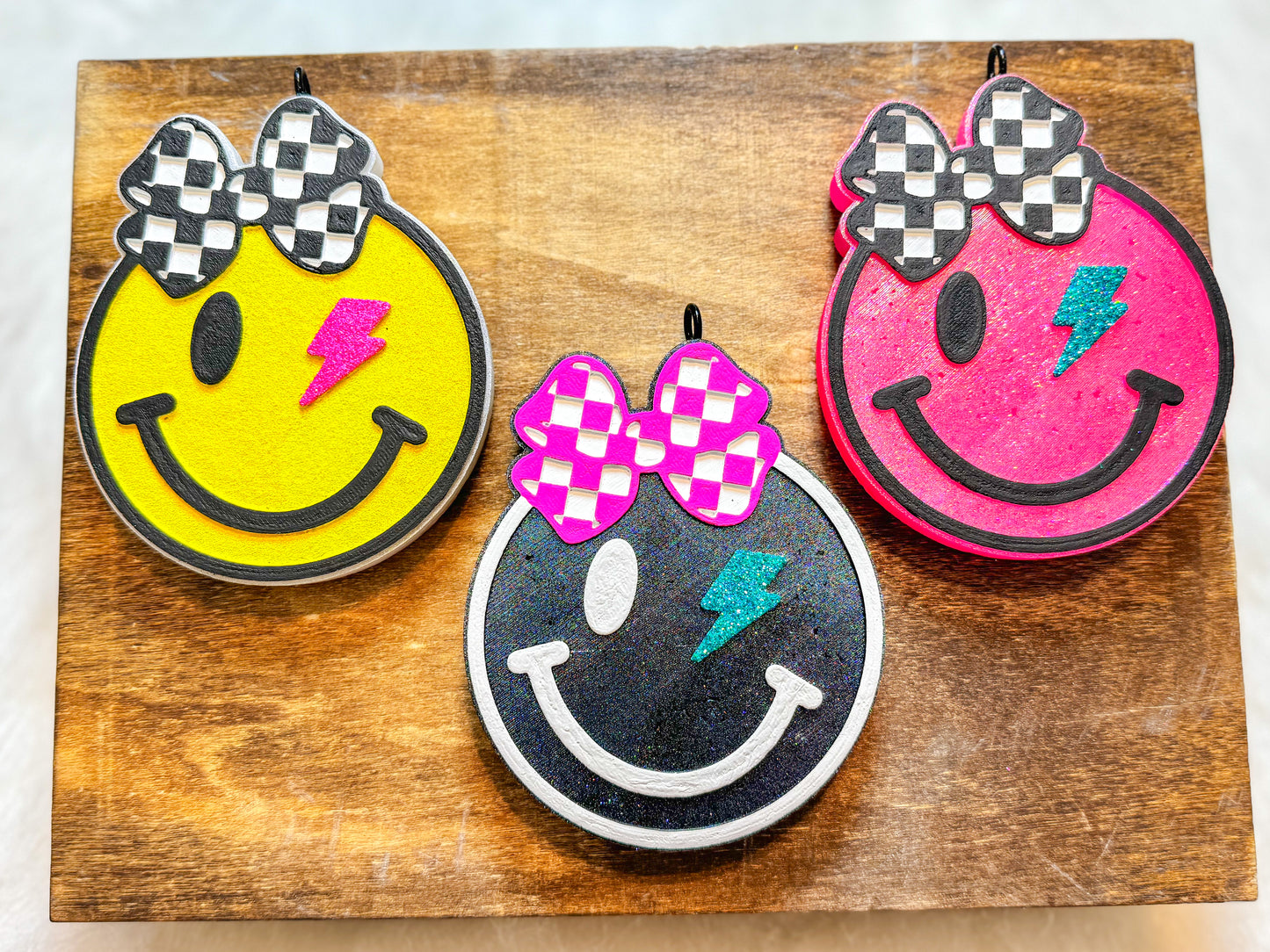 Checkered Bow Smiley Freshie